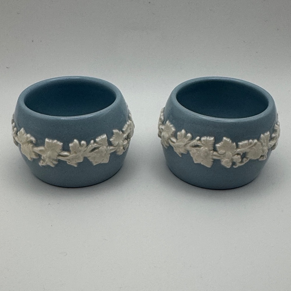 Set of two Wedgwood Jasperware glazed cigarette lighter base / trinket dishs